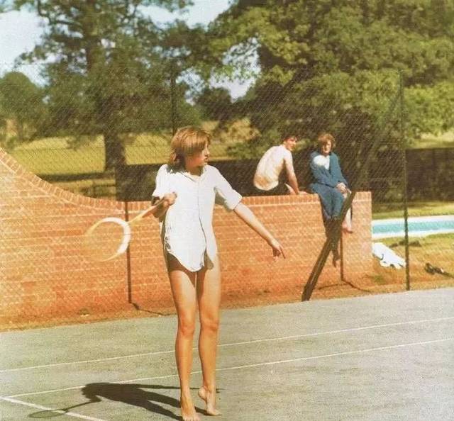 更反映了他 更反映了他