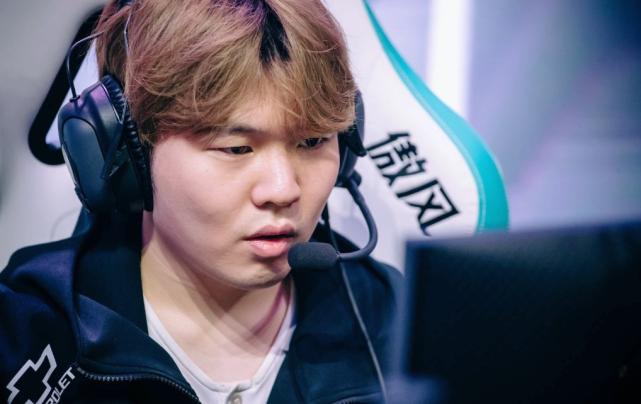 人同时有6 人同时有6