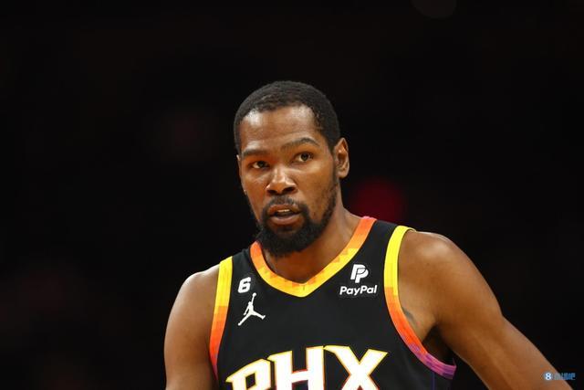 队的战术执 队的战术执